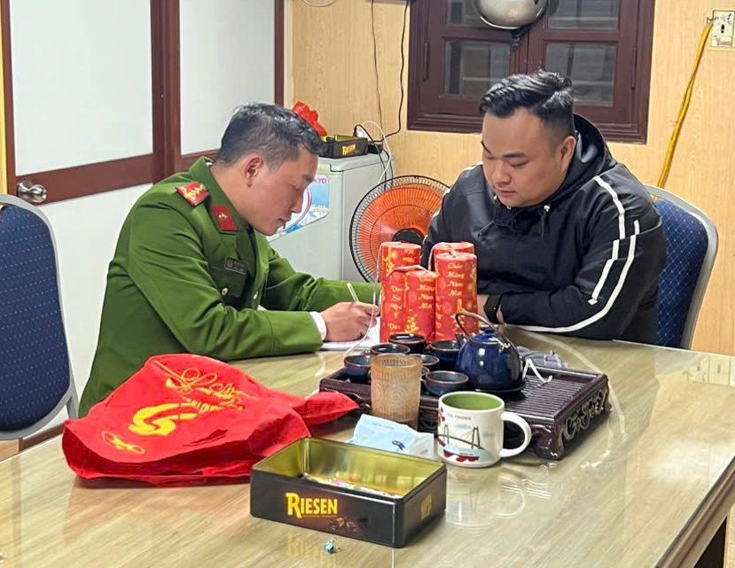 Công bố 35 thủ tục hành chính trong lĩnh vực quản lý vũ khí, vật liệu nổ, công cụ hỗ trợ